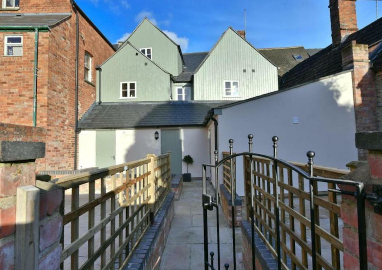 Cotswold Place ไซเร็นเซสเตอร์ ภายนอก รูปภาพ